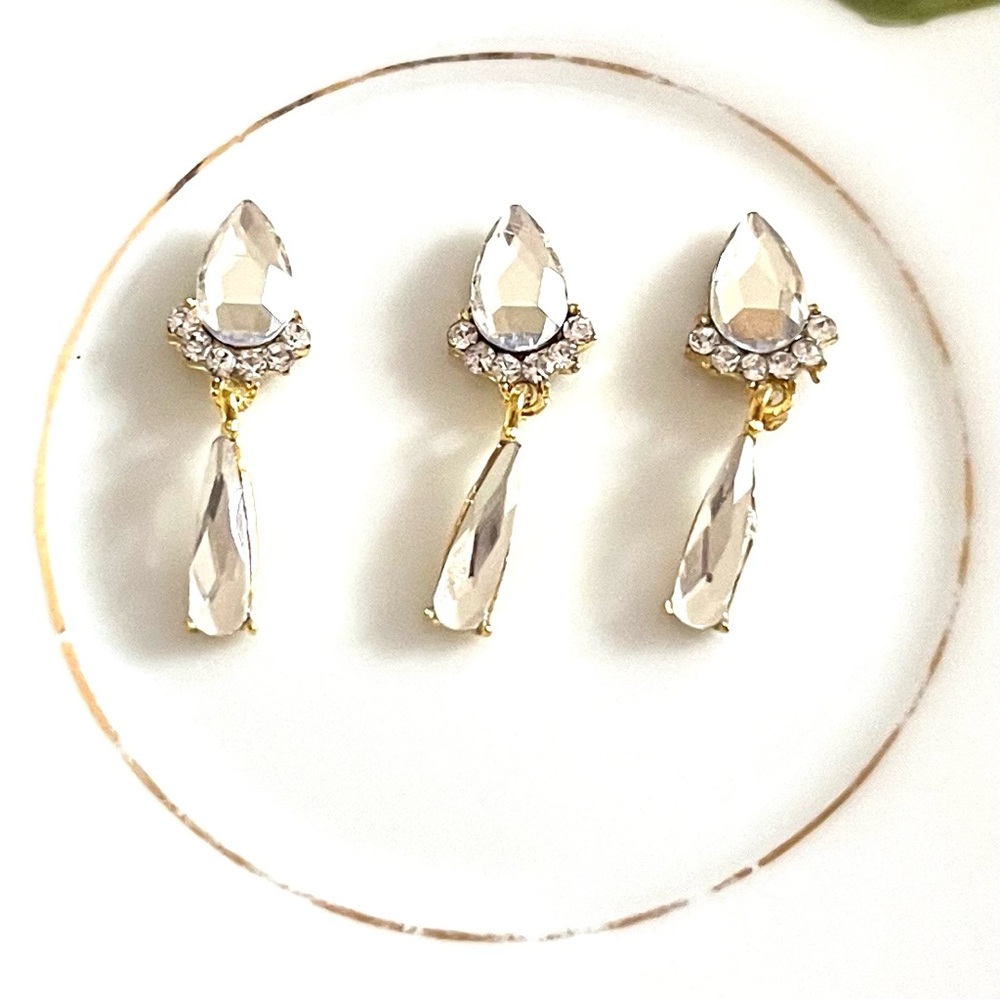 Elegant 4 pieces Nail Charms dangles